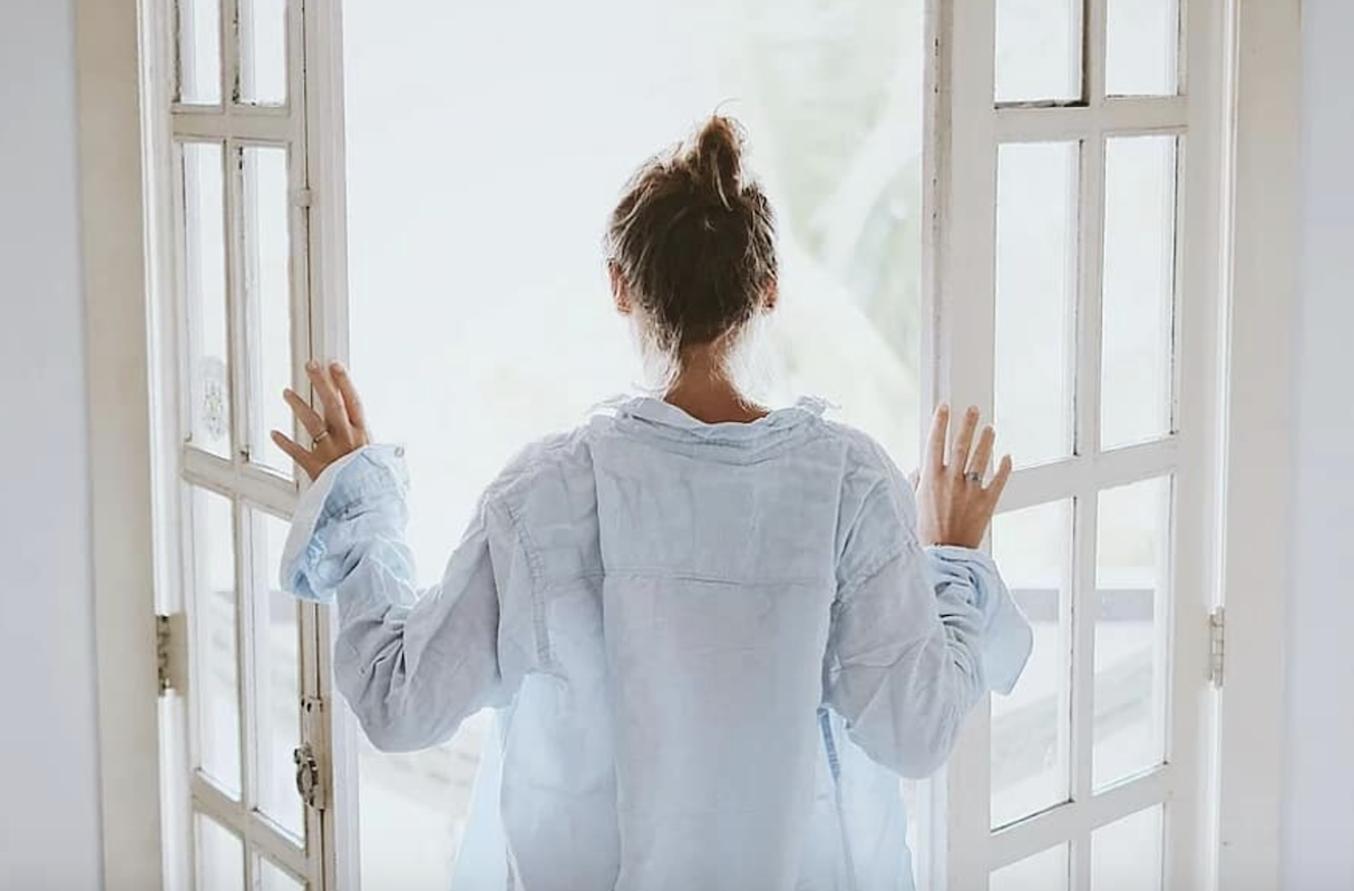 how to improve indoor air quality naturally